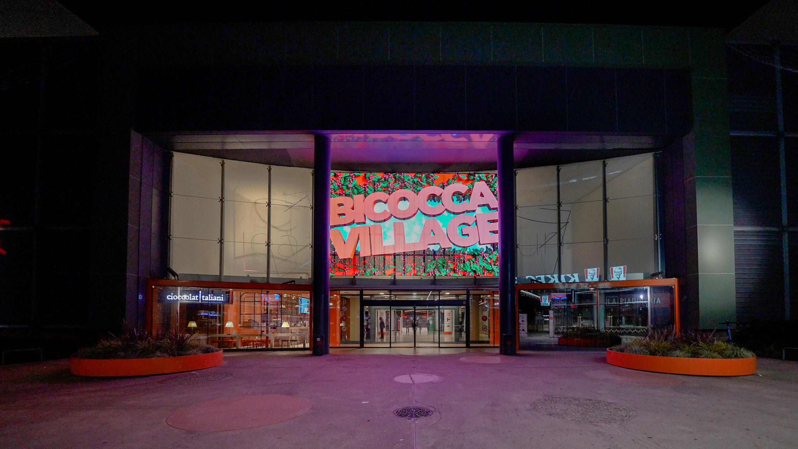 action milano c.c. bicocca village foto